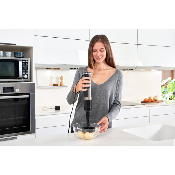 Ручной блендер BLACK+DECKER BXHBA1500E