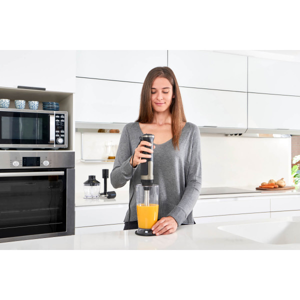 Ручной блендер BLACK+DECKER BXHBA1500E