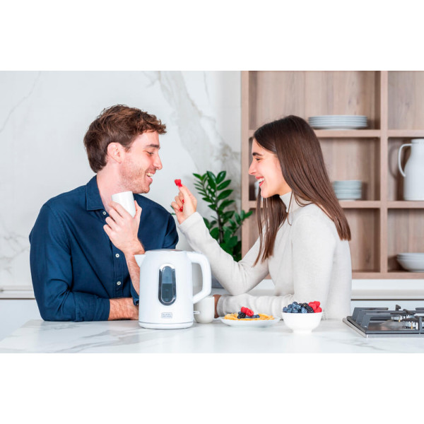 Электрочайник BLACK+DECKER BXKE2204E