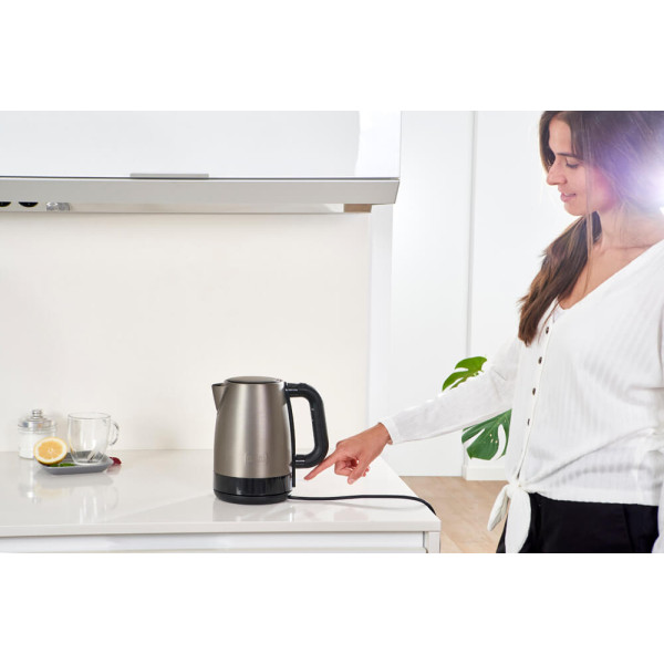 Электрочайник BLACK+DECKER BXKE2201E
