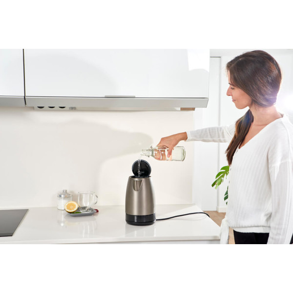 Электрочайник BLACK+DECKER BXKE2201E